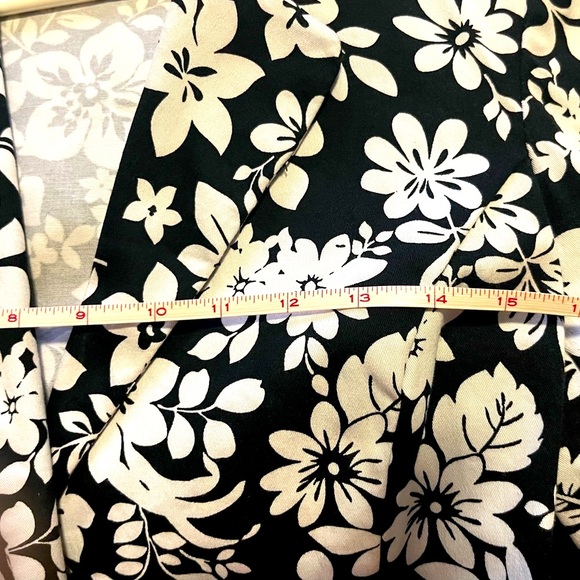 Briggs New York Flower Long Sleeve Blazer (size 12regular) - Picture 6 of 6